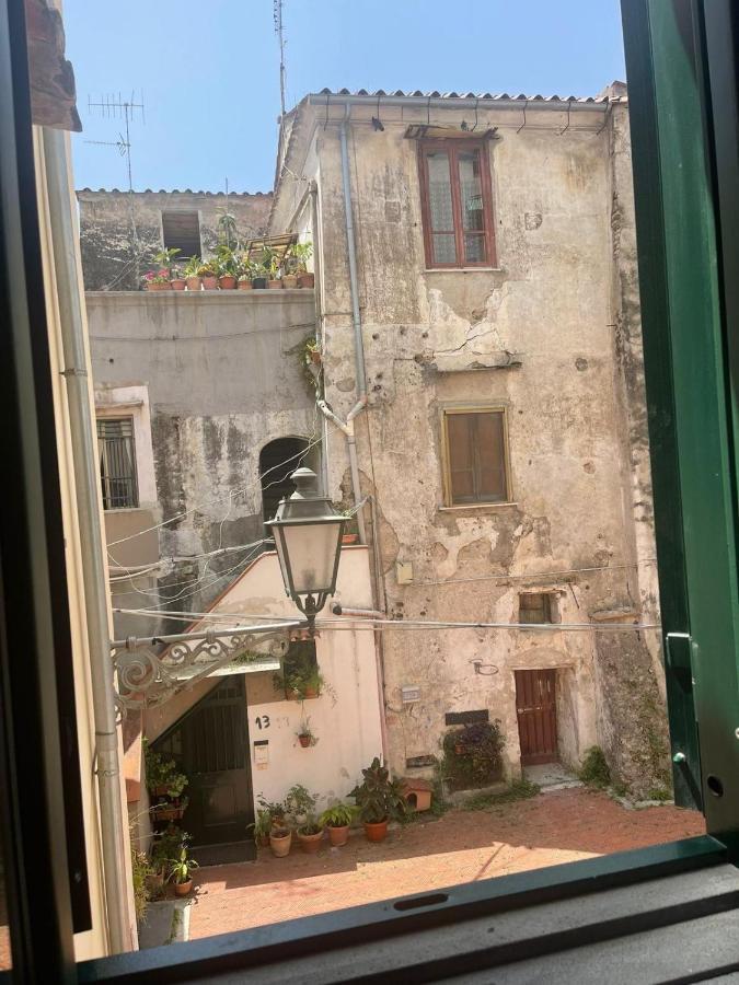 Starhost - Terazza Barbuti Apartment Salerno Bagian luar foto