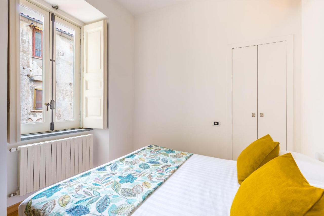 Starhost - Terazza Barbuti Apartment Salerno Bagian luar foto